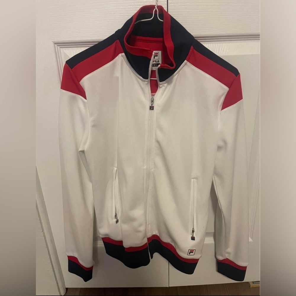 Fila zip up jacket size small woman’s